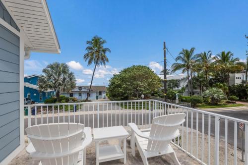 Back To Blue - 850 N Shore Dr - image 4