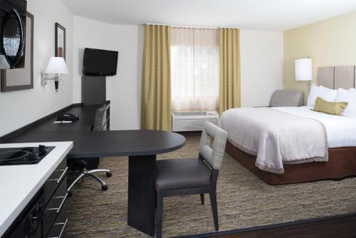 Queen Studio Suite