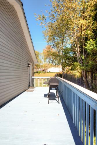 . Less than 10 minutes to VT campus