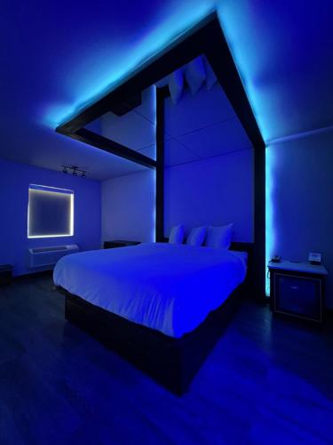 Imperial Suites Adults Only - image 5