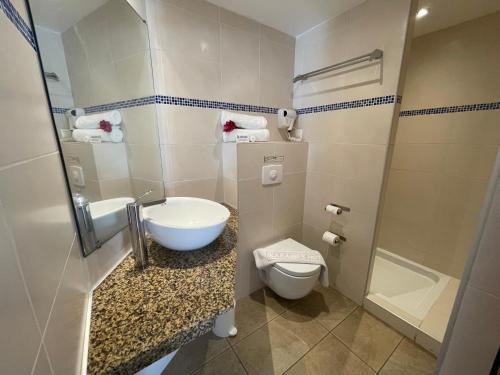Bathroom, Karaibes Hotel in Gosier