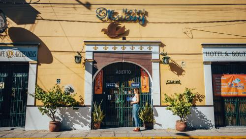Pintu masuk, Hotel Mucuy in Merida