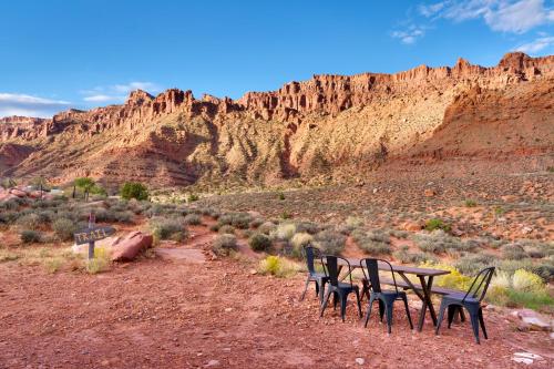 Hideout at the Rim - image 14