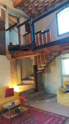  Beautiful Village Cottage in Dello