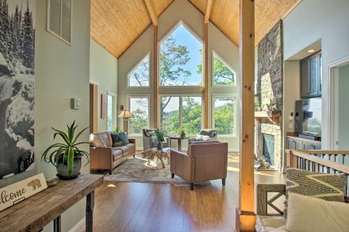 Grand Chalet W/ Hot Tub - Near Wintergreen Resort - Shenandoah National Park
