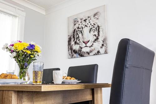 Fair Haven - Off Street Parking and Garden gîte à louer Sundorne Castle