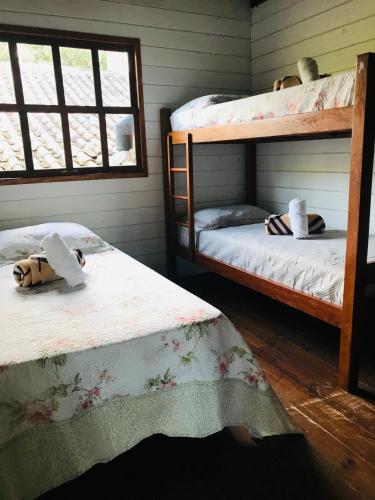 2 bedrooms, 4 beds