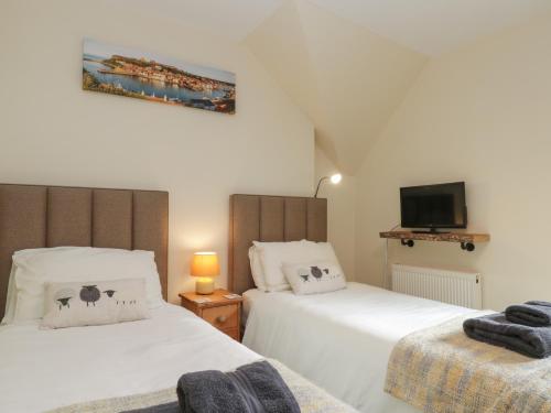 Foulsyke Farm Cottage - image 2