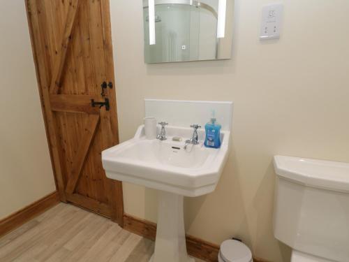 Foulsyke Farm Cottage - image 3