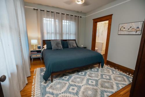Gulf Coast Craftsman - Cozy, Charming & Central! in Gulfport, USA