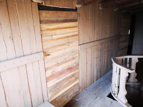 Pinnettu sardo cerca su Google casa di campagna in ecosistema insetti e animaletti simpatici in condivisione, stanza matrimoniale senza finestra, Leggere attentamente Prima di prenotare