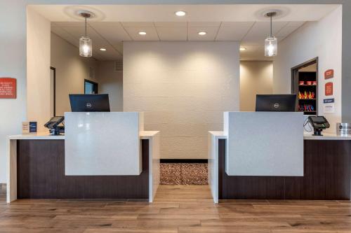 Best Western Plus Desert View Inn & Suites in Cathedral City, USA