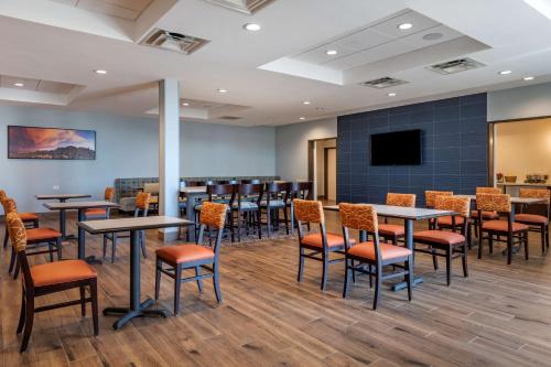 Best Western Plus Desert View Inn & Suites in Cathedral City, USA