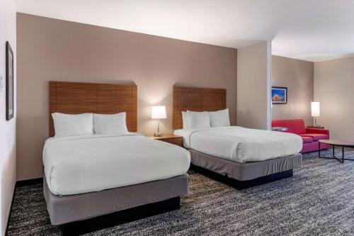King Suite with Separate Bedroom
