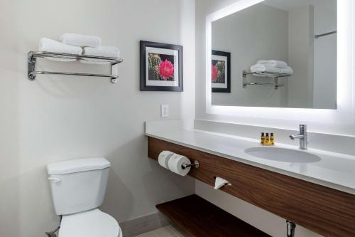 Best Western Plus Coachella Valley Inn & Suites Room Type - Two-Bedrooms King Suite