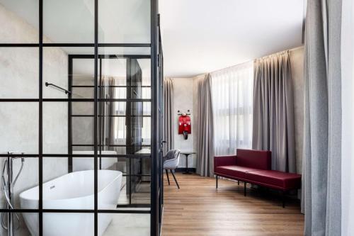 Suite image 6