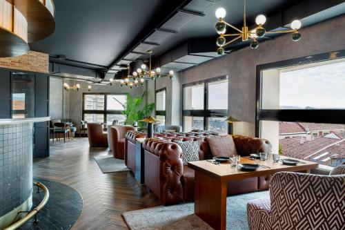 Restaurant, Radisson RED Madrid near Thyssen-Bornemisza museum