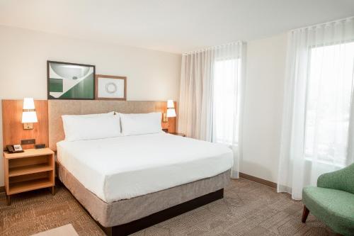 1 king bed, 1 sofa bed
