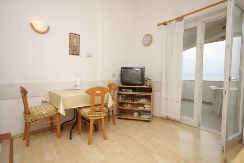 Apartments by the sea Preko Ugljan - 8515 - image 14