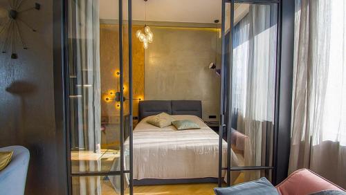 Luxury 1BR Apartment in Axis Towers Residence
