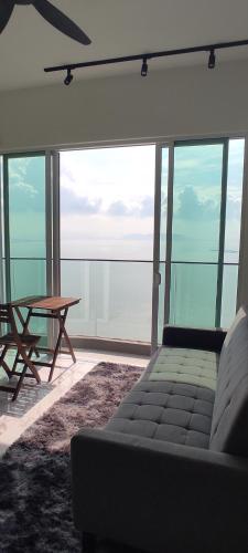 Infinite Seaview with Penang Bridge Suite with Sunrise up to 11 person Penang