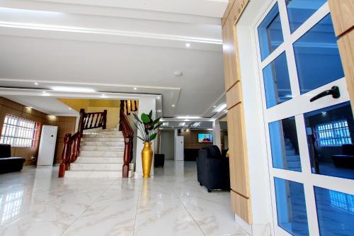 avla, Hotel Galilée (Hotel Galilee) in Vodje