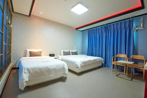 Hotel Danube Seomyeon Room Type - Deluxe Twin Room