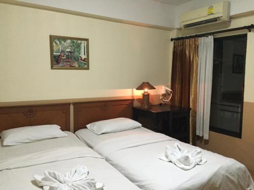 room detail thumbnail 1