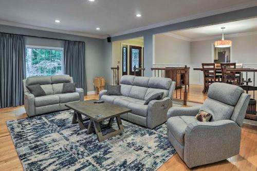Bernardsville Abode with Private Pool and Patio! in Bernardsville, USA