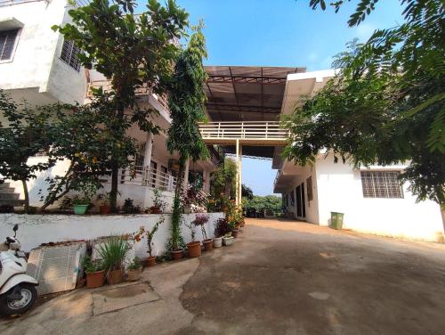 V J Farmstay · Netrang