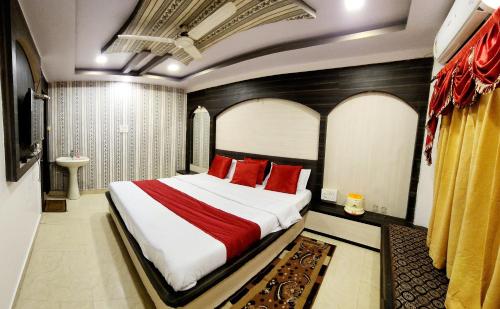 โรงแรมสัตปุระ ซาฟารี (Hotel Satpura Safari) in พัชมารี