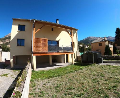 Maison neuve proche de Barcelonnette - Location saisonnière - Jausiers