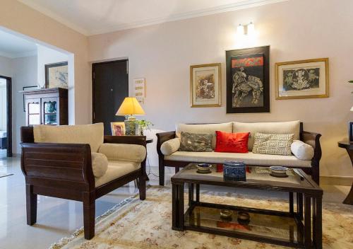Neelam Bed & Breakfast – Calcutta, LA