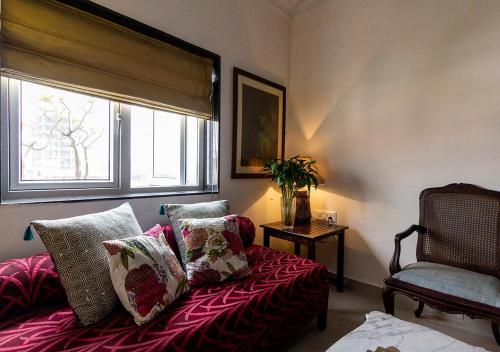 Neelam Bed & Breakfast – Calcutta, LA