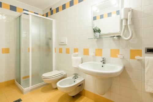 One-Bedroom Apartment image 10
