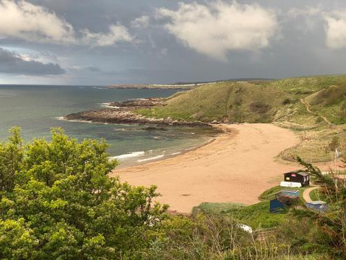 Beach, 1 The Bay - Stunning contemporary flat on the Scottish coast in Coldingham