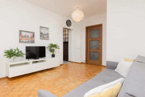 Warsaw Magellana Apartment by Renters