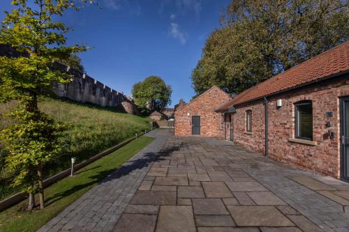 City Apartments - Monkbar Mews - image 7