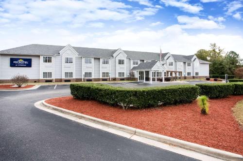 Microtel Inn & Suites by Wyndham Southern Pines Pinehurst in Southern Pines, USA
