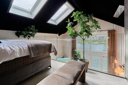 Nomad Water Lodge in Strokel