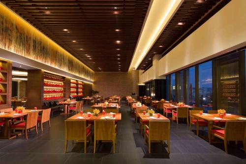 Food and beverages, Angsana Xi'an Lintong Hotel in Xian