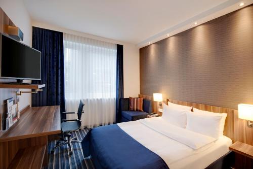 Holiday Inn Express Bremen Airport an IHG Hotel - image 3