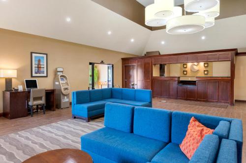 Comfort Inn & Suites Cincinnati Eastgate - image 41