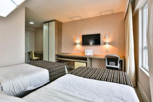 Ramada Hotel & Suites Campos Pelinca