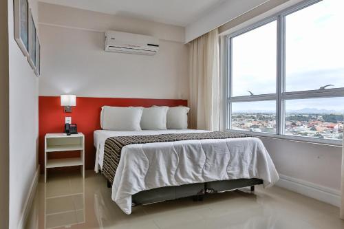 Ramada Hotel & Suites Campos Pelinca