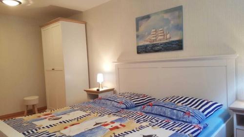 One-Bedroom Apartment with Shower image 8