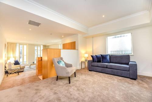 Huge Exec Apartment -Fantastic CBD Location B21001