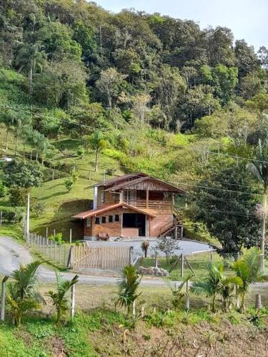 Casa de campo Blumenau, 21km da vila germânica (Casa de campo Blumenau, 21km da vila germanica) in โปรเกรสโซ