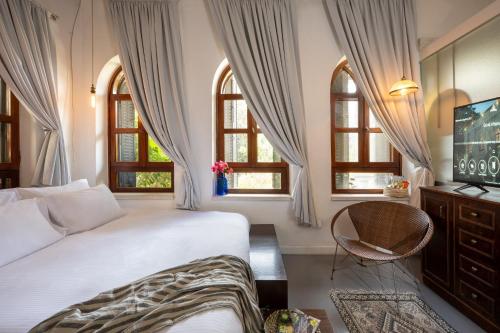 room detail thumbnail 1