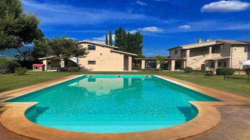 Private pool and garden - Italian villa between Tuscany and Umbria